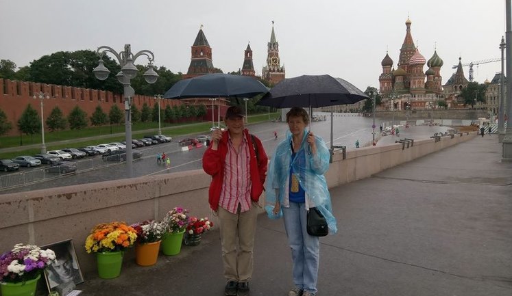 У Москві помер активіст, на якого кілька днів тому напали на місці вбивства Нємцова. ФОТО