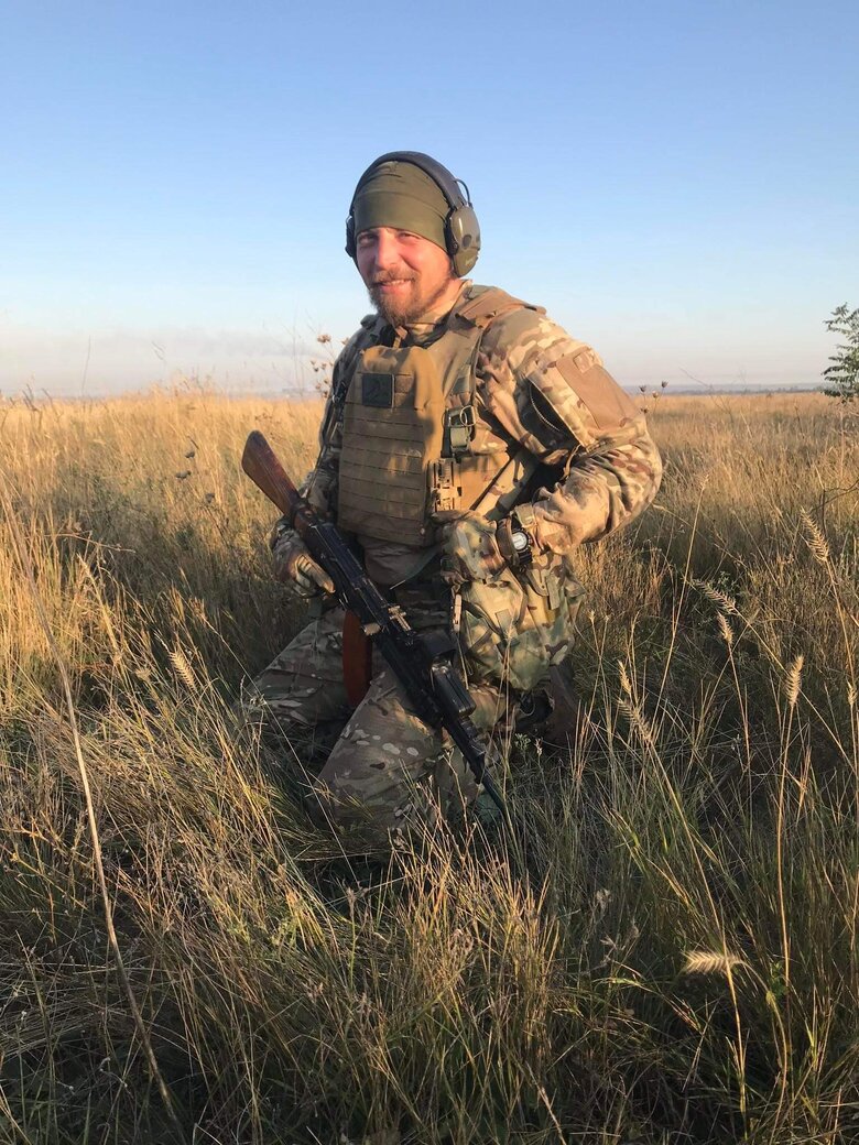 Розвідник Сергій Дячик: На Запорізькому напрямку гаряче завжди. Як було масивно, так і залишається. Багато росіян лягають, але все одно пруться й пруться 05