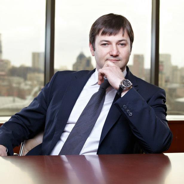 Наверно, это первый раз, когда с русскими кто-то решил судиться. До этого бегали на поклон, - глава юридического департамента Нафтогаза Ярослав Теклюк, выигравший арбитраж у Газпрома 03