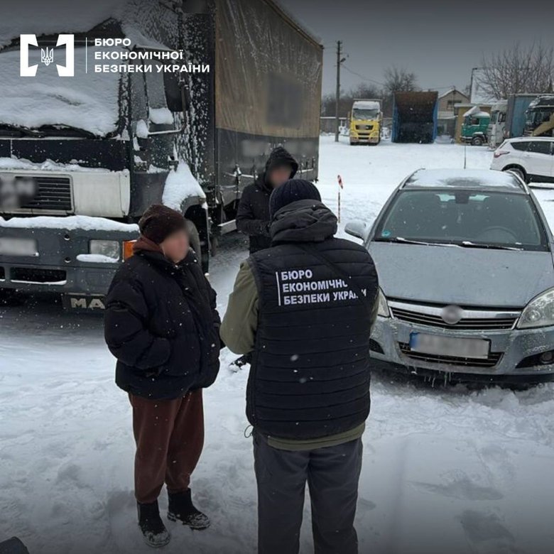 БЕБ викрило схему збуту контраактних сигарет на понад 15 мільйонів