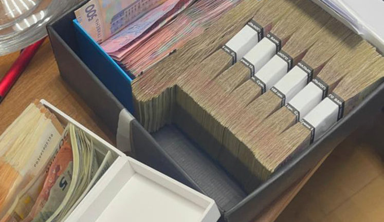 В помещениях "Киевгорсвета" проходят обыски, чиновников подозревают в уклонении от уплаты налогов. ФОТО