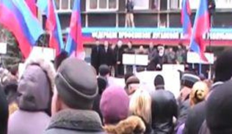 "Так называемая единая Украина должна нам 12 миллиардов. Это геноцид", - сторонники луганских террористов требуют денег. ВИДЕО