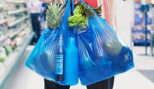Кожен українець використовує майже 500 поліетиленових пакетів за рік, - МОЗ