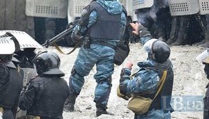 Суд залишив під вартою п'ятьох екс-"беркутівців", обвинувачених у розстрілах активістів Майдану
