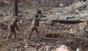 Бійці протитанковою міною ТМ-62 викурюють окупантів із нори у Вовчанську. ВIДЕО