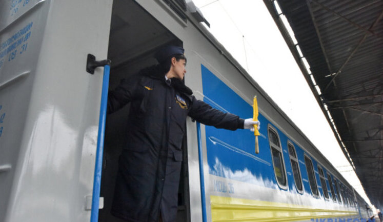 "Укрзалізниця" призначила додаткові потяги із Києва до Вінниці та Дніпра