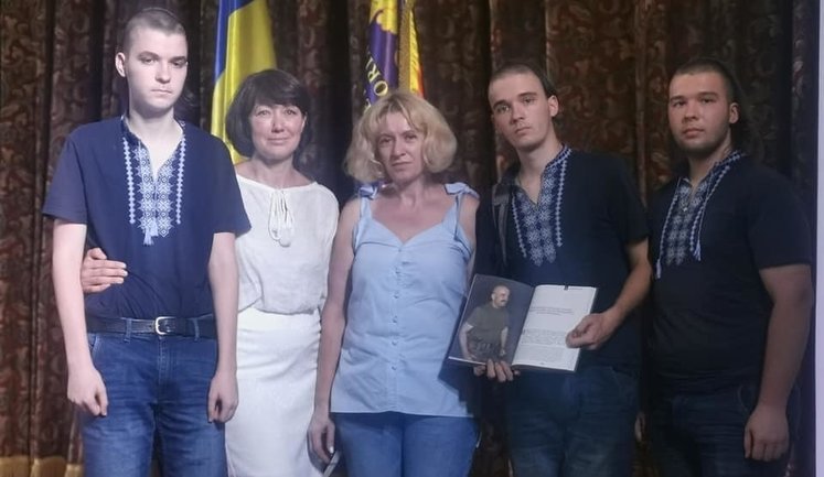 Трое сыновей погибшего комбата 11-го батальона Гуменюка отпраздновали 18-летие. ФОТО