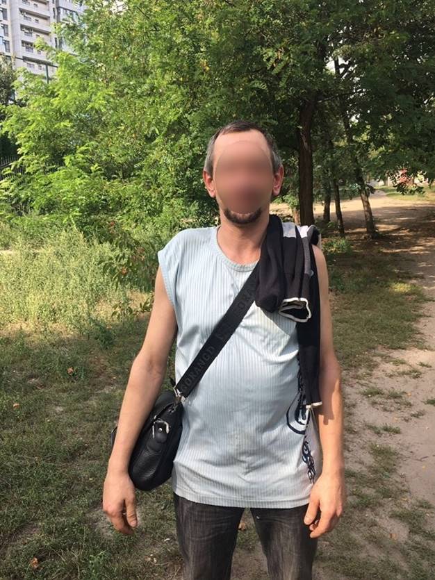 Полиция в Киеве выявила у прохожего гранату Ф-1 01 Полиция в Киеве выявила у прохожего гранату Ф-1 01