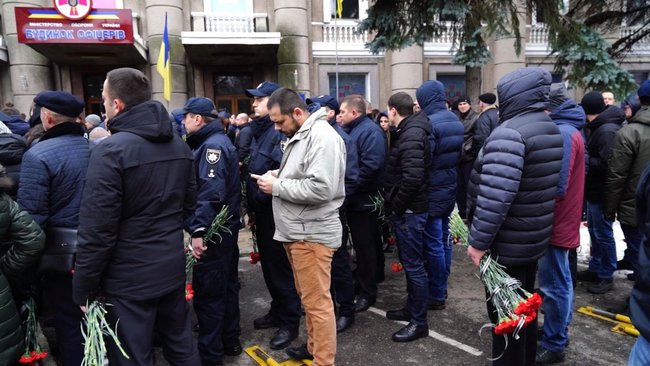 С погибшим в перестрелке полицейским Сергеем Пригариным простились в Одессе 13