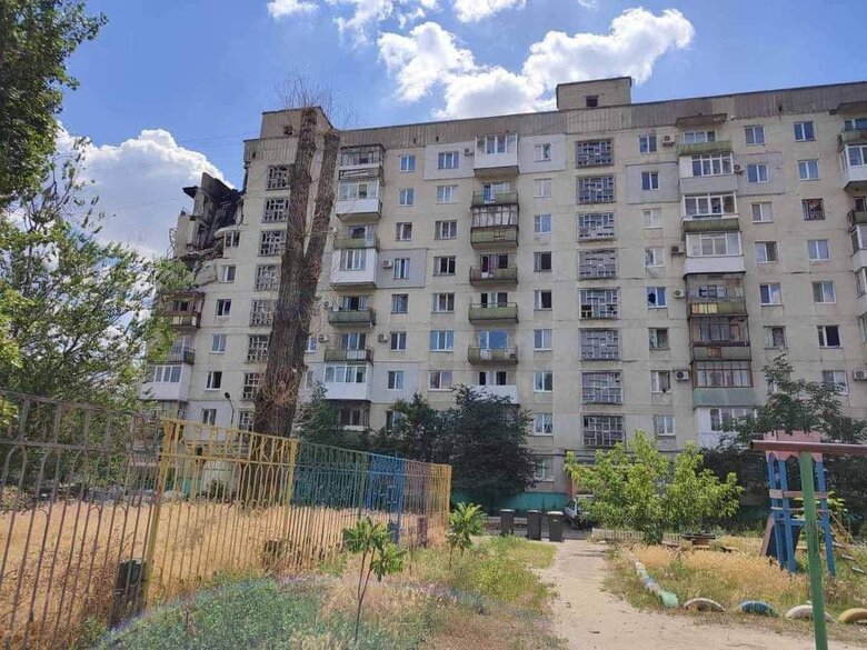 Рашисты нанесли три авиаудара вокруг Лисичанска, в Северодонецке безостановочно продолжаются бои, - Гайдай 06