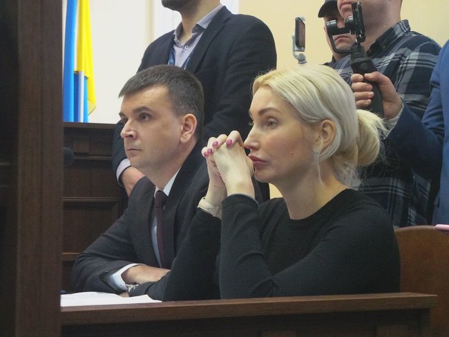 Корупціонер на смітті: под ВАКС проходит акция против Садового 12