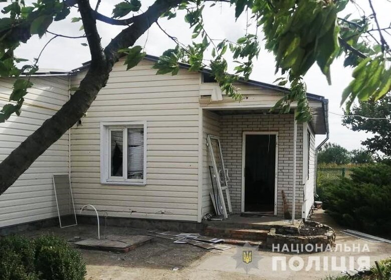 Россияне обстреляли дома жителей Запорожской области. Горячо - в Орехове 02 Россияне обстреляли дома жителей Запорожской области. Горячо - в Орехове 02