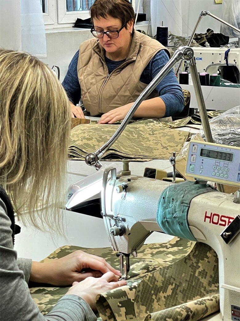 Зимнюю форму для украинских военных начали шить в Латвии 01 Зимнюю форму для украинских военных начали шить в Латвии 01