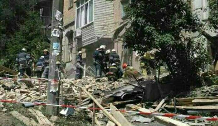 Damaged houses and cars, shell fragments: Kalynivka after explosion. PHOTOS