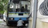 Во Львове автобус с военными врезался в жилой дом... ФОТОрепортаж.