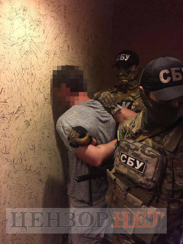 Russian secret services agent detained while receiving secret information from Ukraines Armed Forces General Staff, - SBU Counterintelligence 06