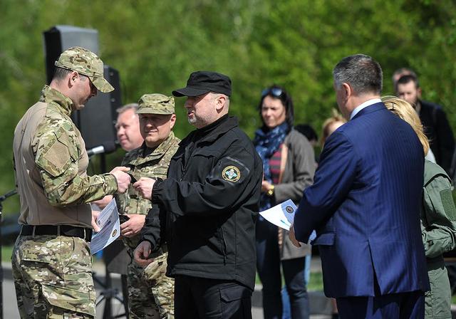 Відкрито шут-хаус для відпрацювання спецпризначенцями прийомів зі звільнення приміщень від озброєних злочинців 13