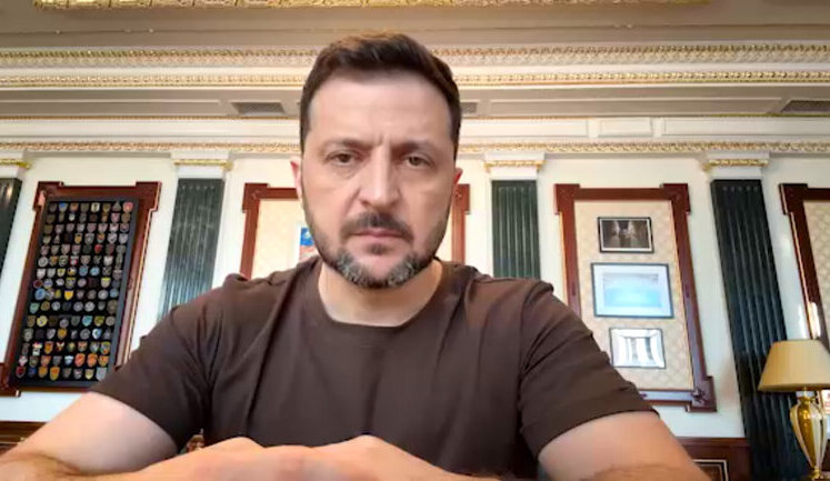 Зеленский об ударе РФ по Сумам: Только абсолютно отбитая сволочь может делать такое. ВИДЕО