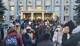 У здания суда в Одессе собрались сторонники Стерненко. ФОТОрепортаж