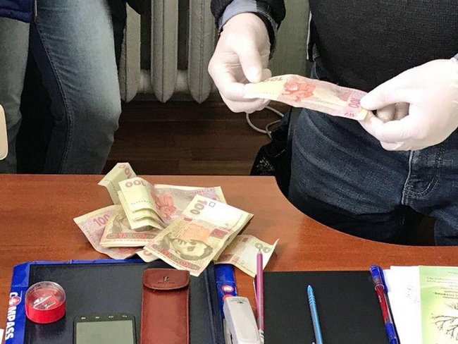 За систематическое взяточничество задержана начальник кафедры Черкасского института пожарной безопасности 02