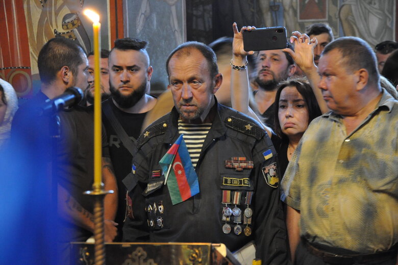 З телеведучим та військовим Карімом Гуламовим, який загинув у бою з російськими окупантами, попрощались у Києві 55