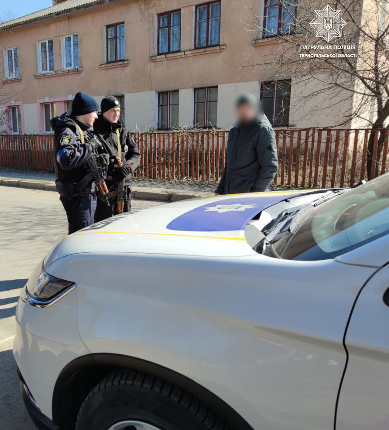 Конфлікт у Тернополі: двоє містян викликали поліцію, бо вважали один одного диверсантами 02