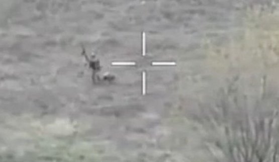 росіянин поцілив прикладом по дрону