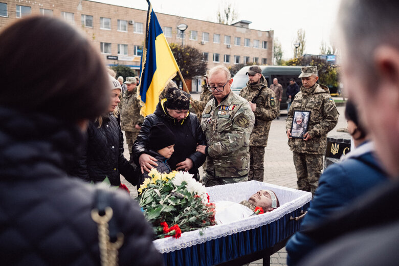 In Brovary, bid farewell to soldier Oleksandr Fatieiev, who died in battle against ruscists in Luhansk region, was held 27