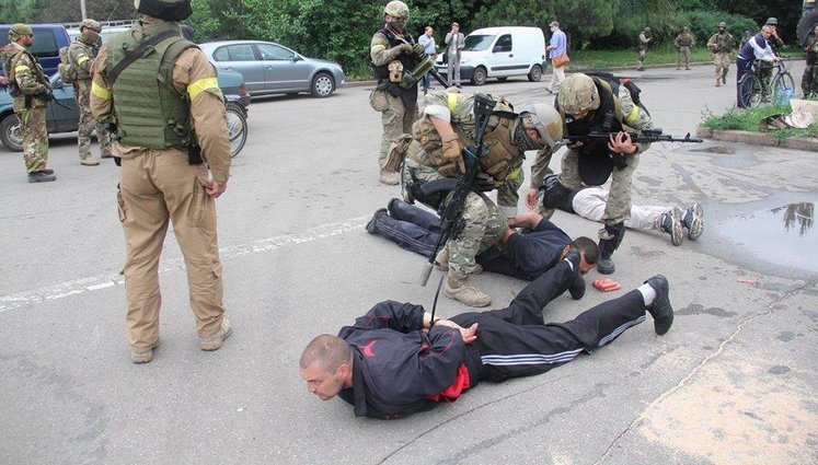 Two Hungry Russian Terrorists Caught with the Help of ... Sausages. PHOTOS