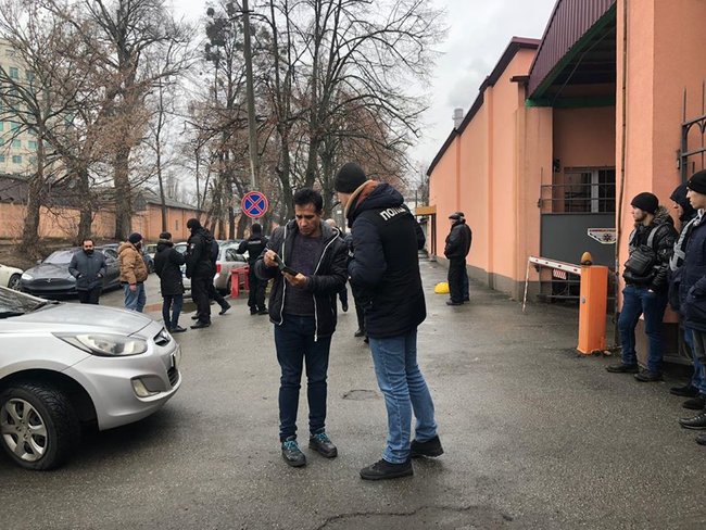 Миграционная служба устроила облаву на нелегалов на выходе из мечети, - Чубаров 06 Миграционная служба устроила облаву на нелегалов на выходе из мечети, - Чубаров 06