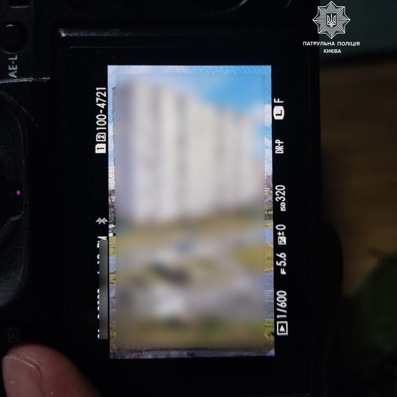 Two men who took photos of infrastructure and checkpoints detained in Kyiv - Patrol Police 03