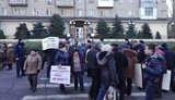 Близько 100 робітників "Суднобудівного заводу ім. 61-го комунара" перекрили дорогу Миколаїв-Одеса, вимагаючи виплати зарплати, - поліція. ФОТО