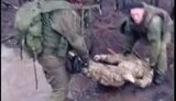 оккупанты грузят своего двухсотого