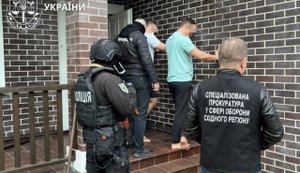 Начальника служби тилу та двох підприємців підозрюють у розкраданні 2,1 млн грн на закупівлі деревини для Нацгвардії. ФОТОрепортаж