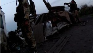 "Ingress! Move in!" – Ukrainian soldiers of 14th Brigade filmed in skirmish with militants in Marinka. VIDEO