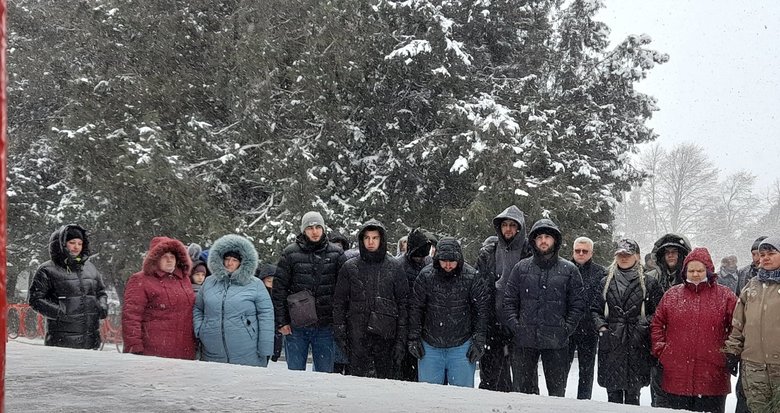 Меморіальну дошку воїну Азова Едуарду Шахову, вбитому російським снайпером на Донбасі, відкрили на Херсонщині 16