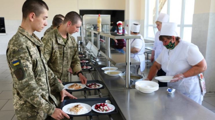 Ціна яйця і готелі в Хорватії: чи стануть закупівлі Міноборони з червня прозорішими 01