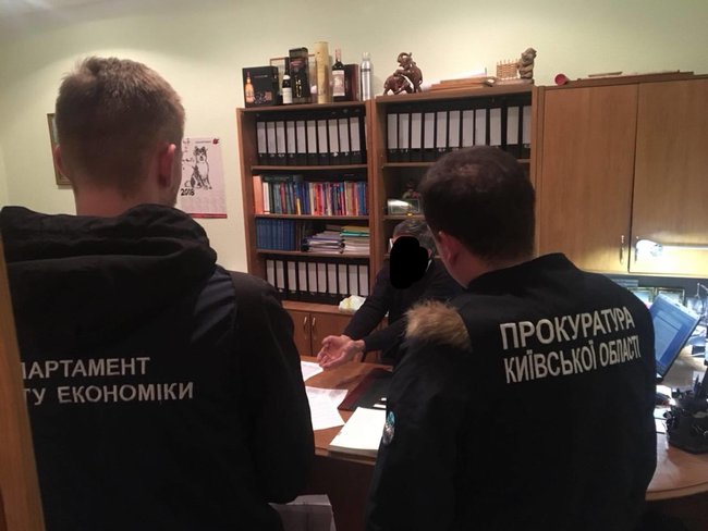 На взятке в 15 тыс. долларов пойман арбитражный управляющий на Киевщине 01 На взятке в 15 тыс. долларов пойман арбитражный управляющий на Киевщине 01