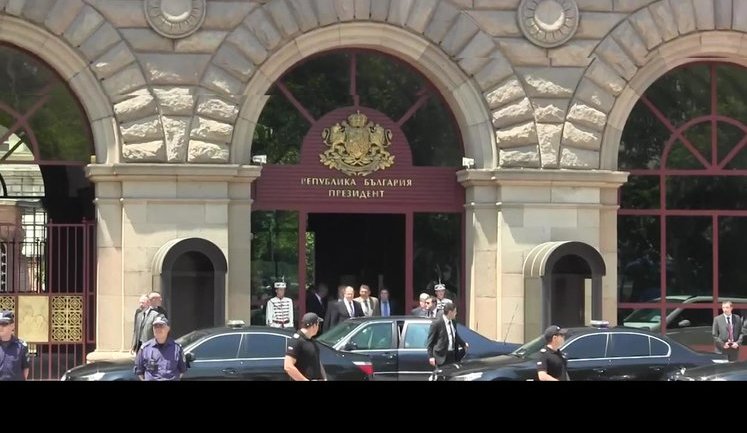 В Болгарии Лаврова привечали криками "Путин - ху#ло!" и "Тут не Москва!". ВИДЕО