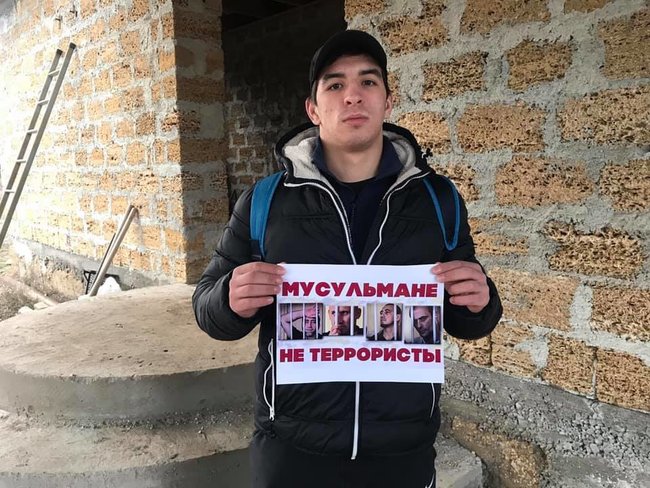 Мусульмани не терористи, - в окупованому Криму відбувається флешмоб на підтримку засуджених у справі Хізб ут-Тахрір кримських татар 10