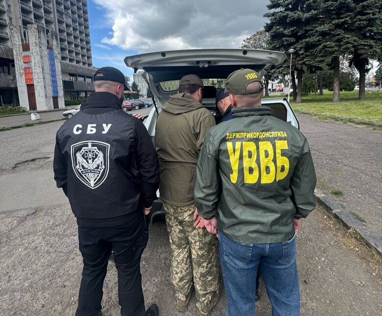 Прикордонника затримали за допомогу ухилянтам