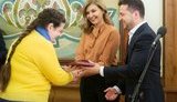 Зеленский с супругой наградили украинских спортсменов, которые заняли 3 место на зимних Дефлимпийских играх в Италии. ФОТОрепортаж