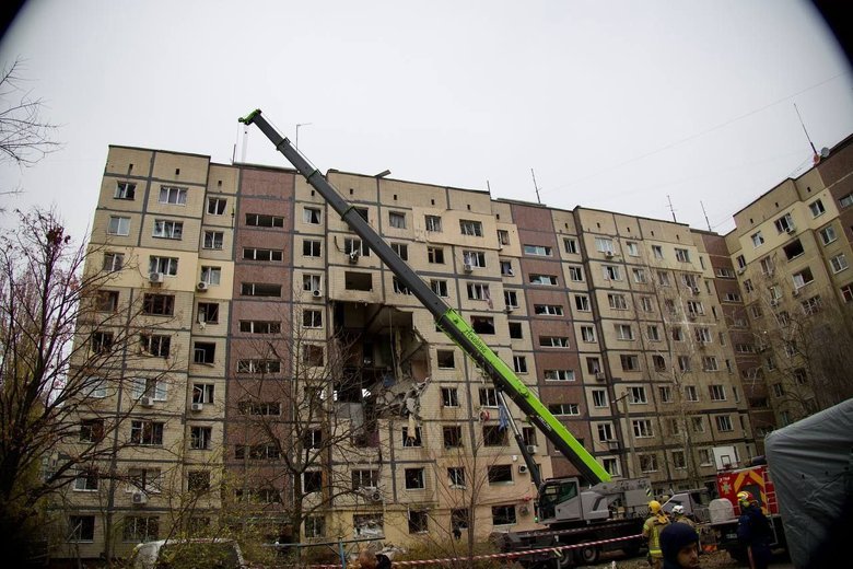 Dnipro: Russian strike on a residential building, two people missing