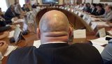 Як українські політики перепродують державні ресурси