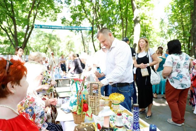 З Україною в серці: в Дніпрі відбувається перший масштабний фестиваль життєлюбів 03