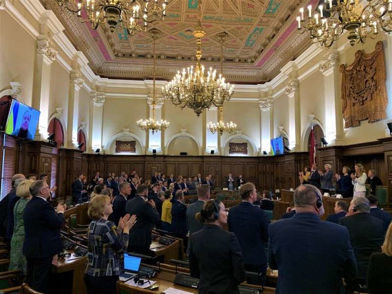 Латвия рассматривает возможность лишения гражданства за поддержку военных преступлений РФ, - Стефанчук 02