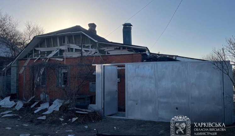 За добу на Харківщині внаслідок атак загинула людина, ще 11 людей постраждали. Зранку поранено залізничників та 11-річного хлопчика. ФОТОрепортаж