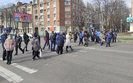 В Полтаве предприниматели вышли на протест из-за карантина: митингующие перекрывают движение центральными улицами города. ФОТОрепортаж