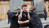 "Вовка боятися - в президенти не ходити": активісти пікетували ОП з вимогою до Зеленського не ігнорувати справу Окружного адмінсуду Києва. ВІДЕО+ФОТО
