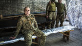 "Буває, людині телефонує дружина і каже: "Пішов ти нах#й зі своєю службою, я пішла до Петра", - і ось він сидить із автоматом і хоче застрелитися", - бійці 92-ї бригади про специфіку служби на передовій